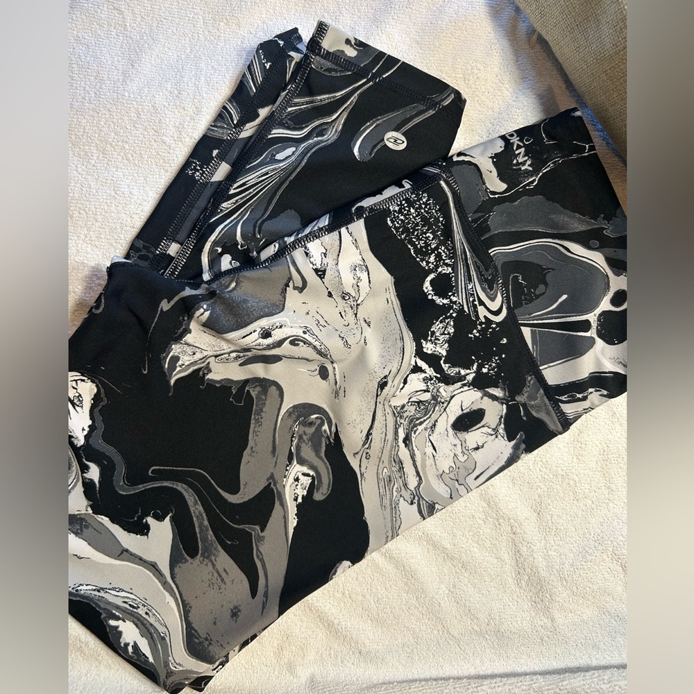 DKNY Sport Black & White Cropped Leggings
